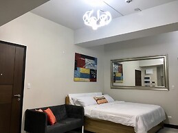 101 Newport Condo Across the Airport