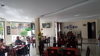 Zoe's Paradise Waterfront Hotel
