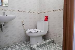 RedDoorz near Supermall Karawaci 2