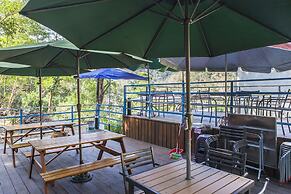 PULI GuanPu Fallsview Stay House