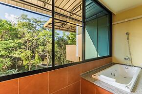 Chiangrai Lake Hill Resort