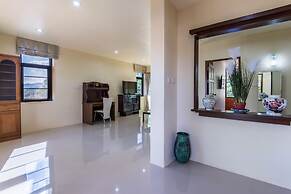 Chiangrai Lake Hill Resort
