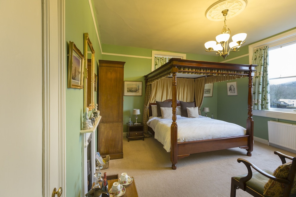 Grosvenor Villa