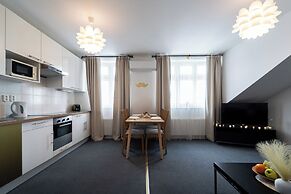 Little Tom Apartments