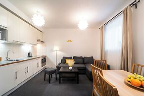 Little Tom Apartments