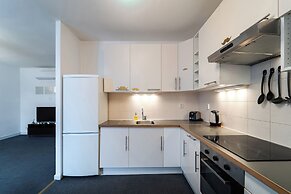 Little Tom Apartments