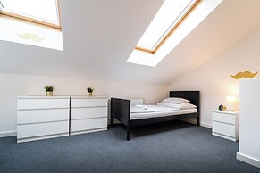 Little Tom Apartments