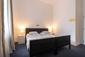 Little Tom Apartments