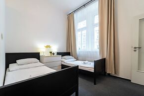 Little Tom Apartments