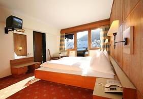 Hotel Tiroler ADLER Bed & Breakfast