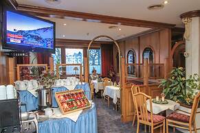 Hotel Tiroler ADLER Bed & Breakfast
