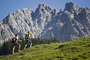 Hotel Tiroler ADLER Bed & Breakfast