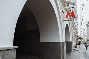 Pathos near Kremlin