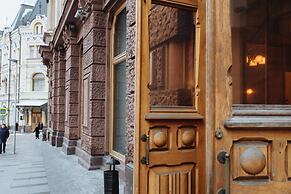 Pathos near Kremlin