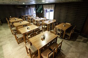 Eagle House Inn