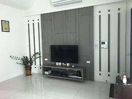 Yin Mama Warm House