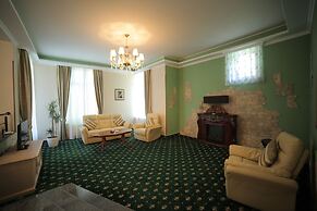 Multi Rest House