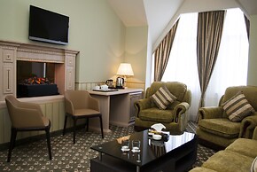 Multi Rest House