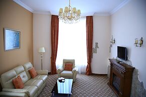 Multi Rest House