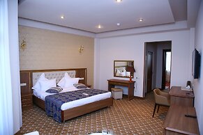 Multi Rest House