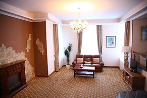 Multi Rest House