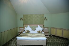 Multi Rest House