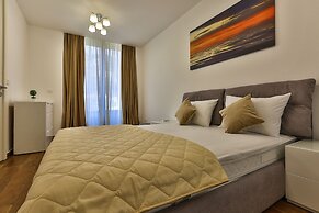 ROYAL GARDENS Apartments