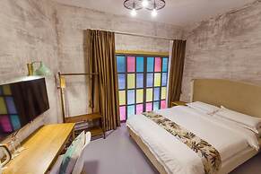 J Trip Youth Hostel