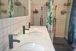 Houselet Hostel
