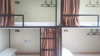 Houselet Hostel