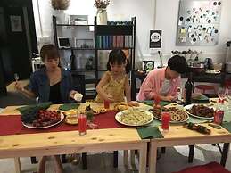Houselet Hostel