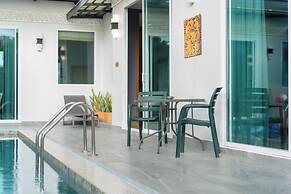 Phuket La Siesta, Naiharn Beach
