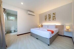 Phuket La Siesta, Naiharn Beach