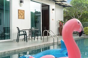 Phuket La Siesta, Naiharn Beach