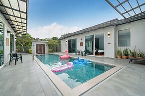 Phuket La Siesta, Naiharn Beach