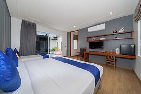 Phuket La Siesta, Naiharn Beach