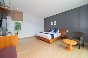 Phuket La Siesta, Naiharn Beach