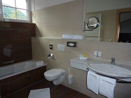 Arlen Lodge Hotel