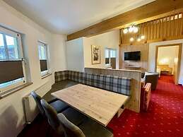 Arlen Lodge Hotel