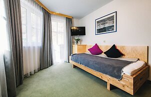 Arlen Lodge Hotel