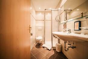 Arlen Lodge Hotel