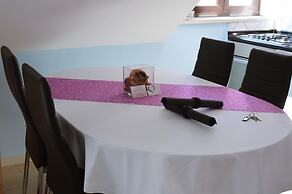 M & J Central Suites