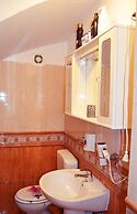 M & J Central Suites