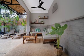 River Retreat Boutique Hotel