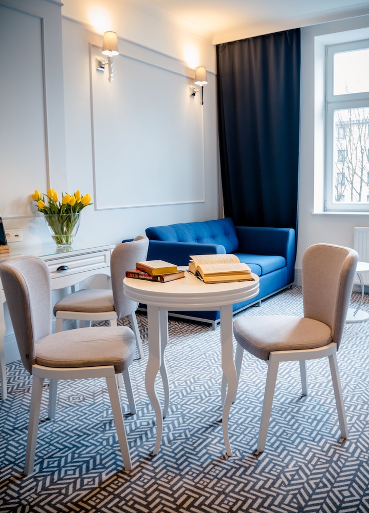 Amber Design Residence