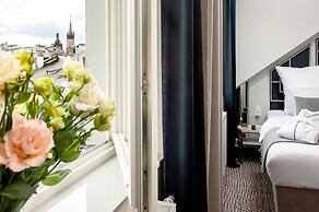 Amber Design Residence