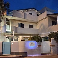 Aurora's House