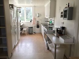 Kustnära Vandrarhem - Hostel
