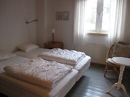 Kustnära Vandrarhem - Hostel