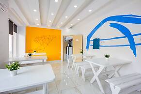 White Hotel & Hostel